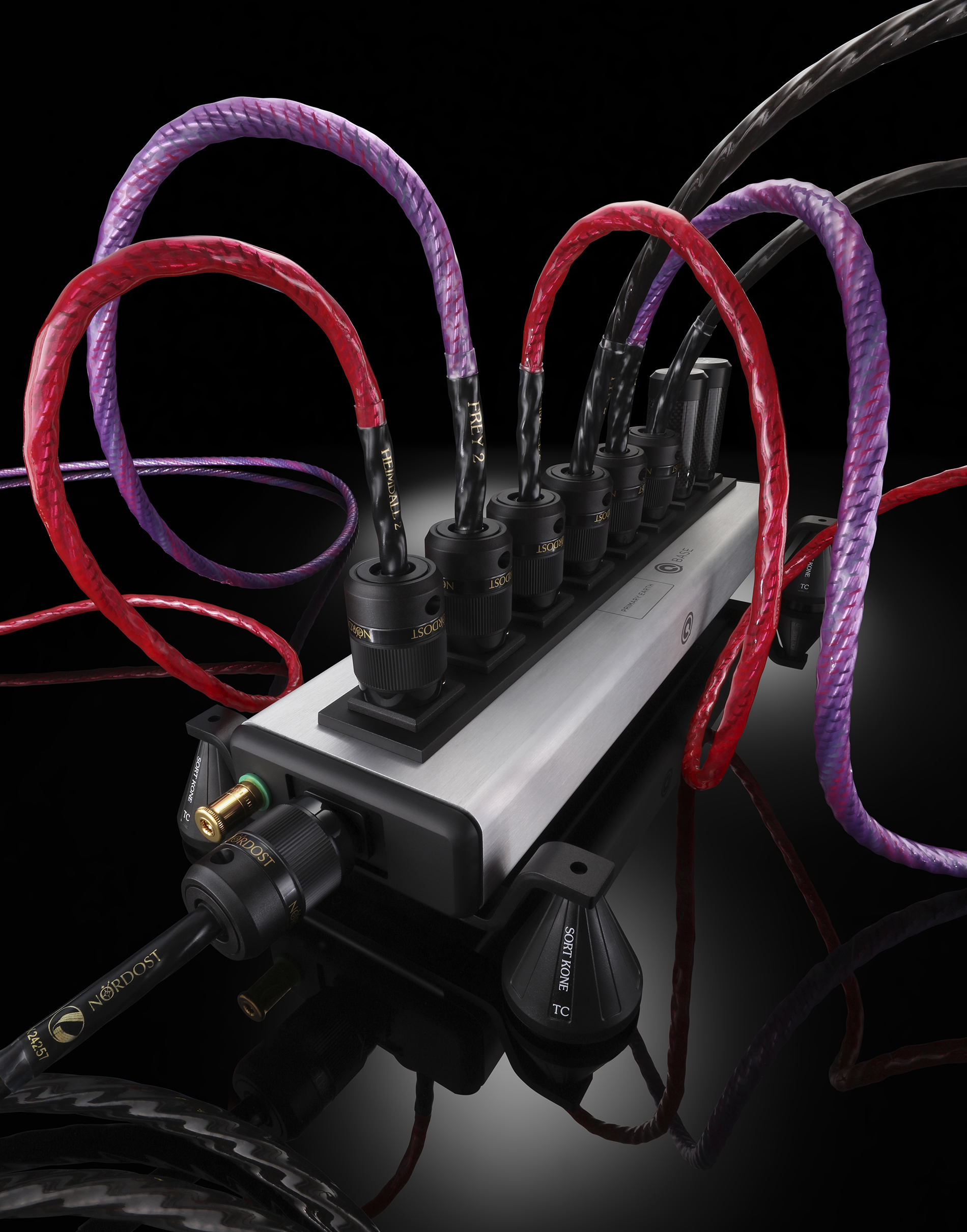 Ổ cắm điện Nordost QBase QB8 Mark III (US)